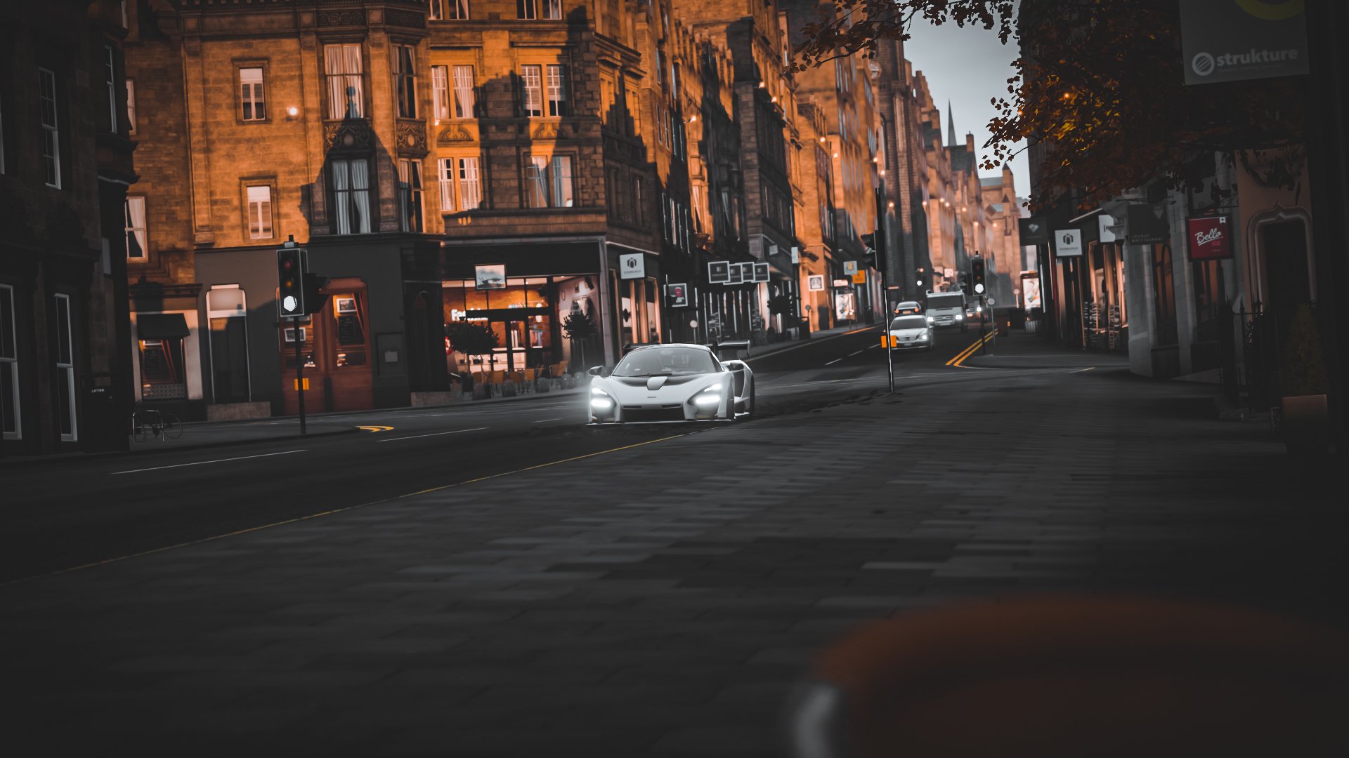 赛道上的魔术师，阿圭罗在F1街道赛之夜的完美之舞