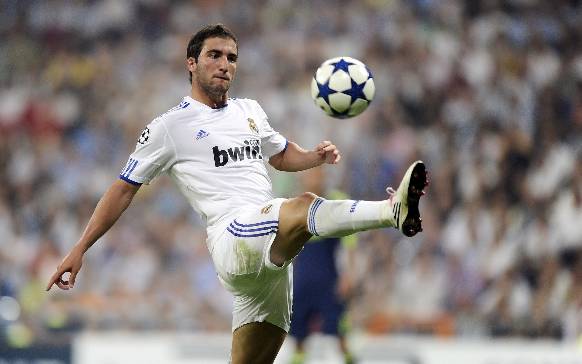 马克西狂飙震撼CBA！广厦队防线被他一人击穿，新疆队拉开差距的武器已就位