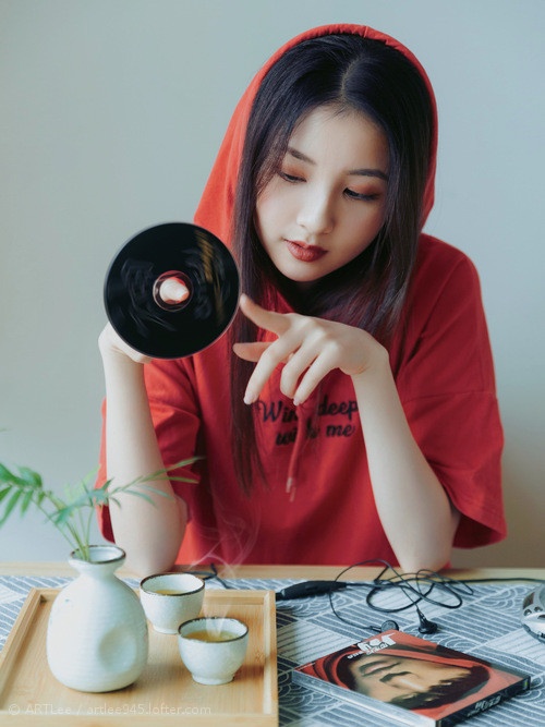 湖人稳稳拿下骑士，文班亚马在F1新赛季揭幕战接管比赛，当胜利的引擎在两个世界轰鸣