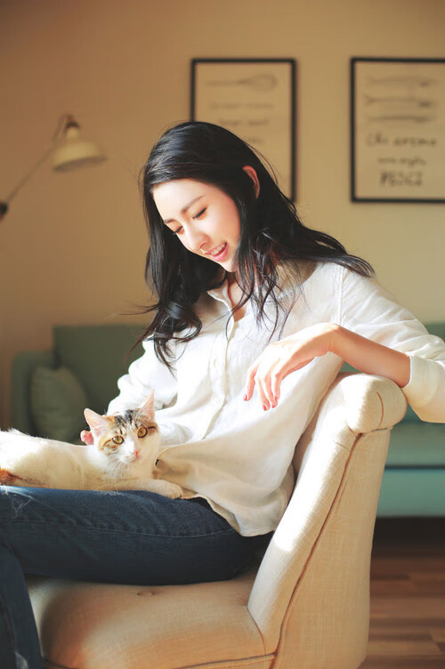 赛道疾驰与绿茵绝杀,F1街道赛焦点战与乌拉圭的胜利之歌