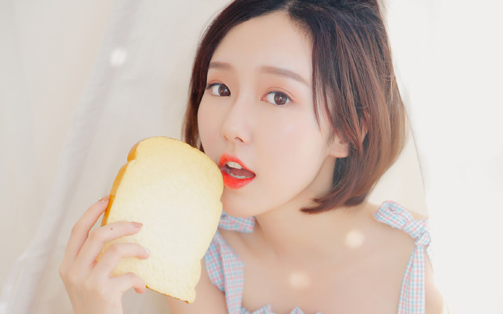 教科书般的存在，乌拉圭对阵秘鲁，莱万让胜利化作球场艺术