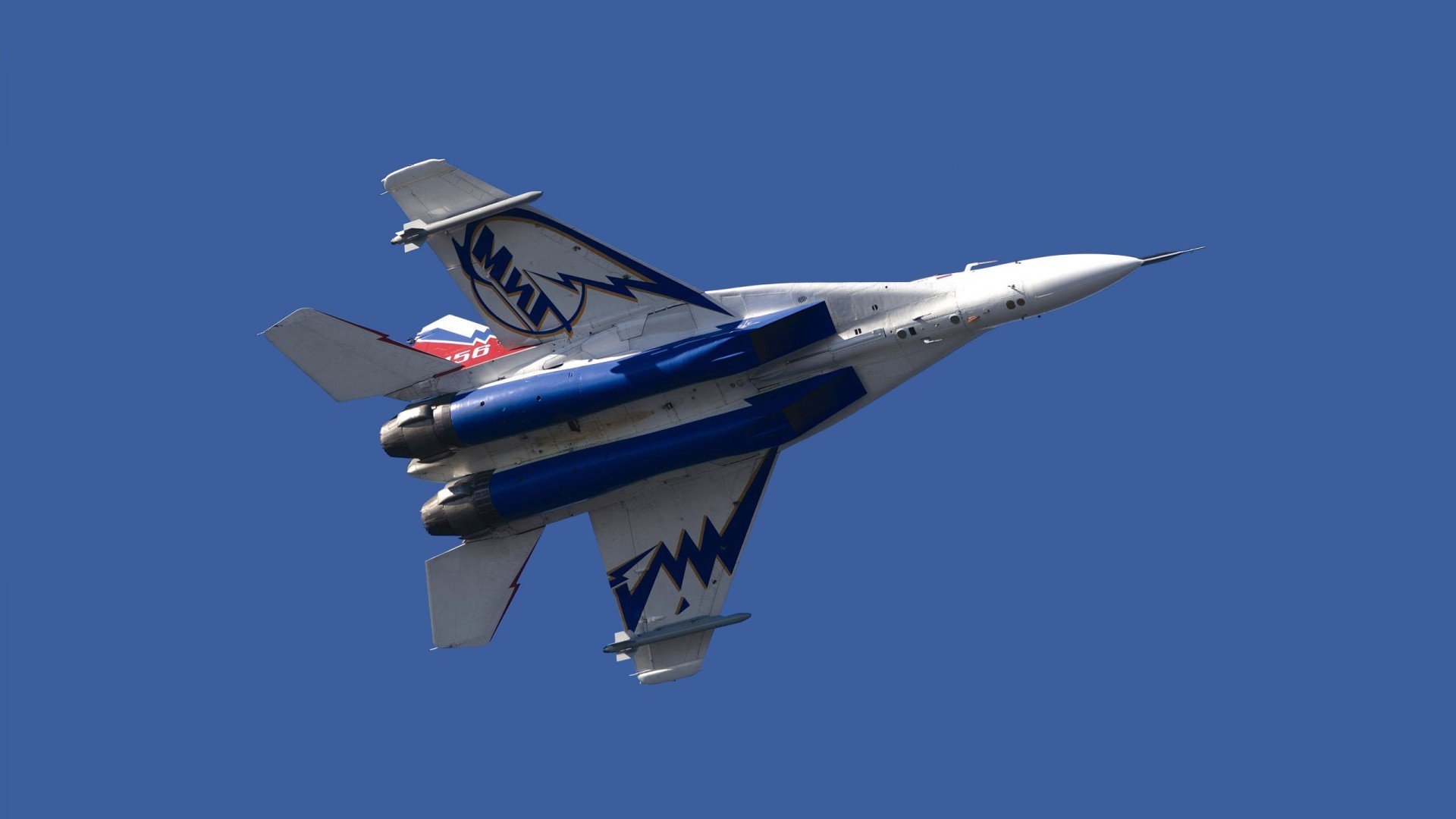 双线激战，英超争冠白热化，尼斯生死战掀翻巴黎