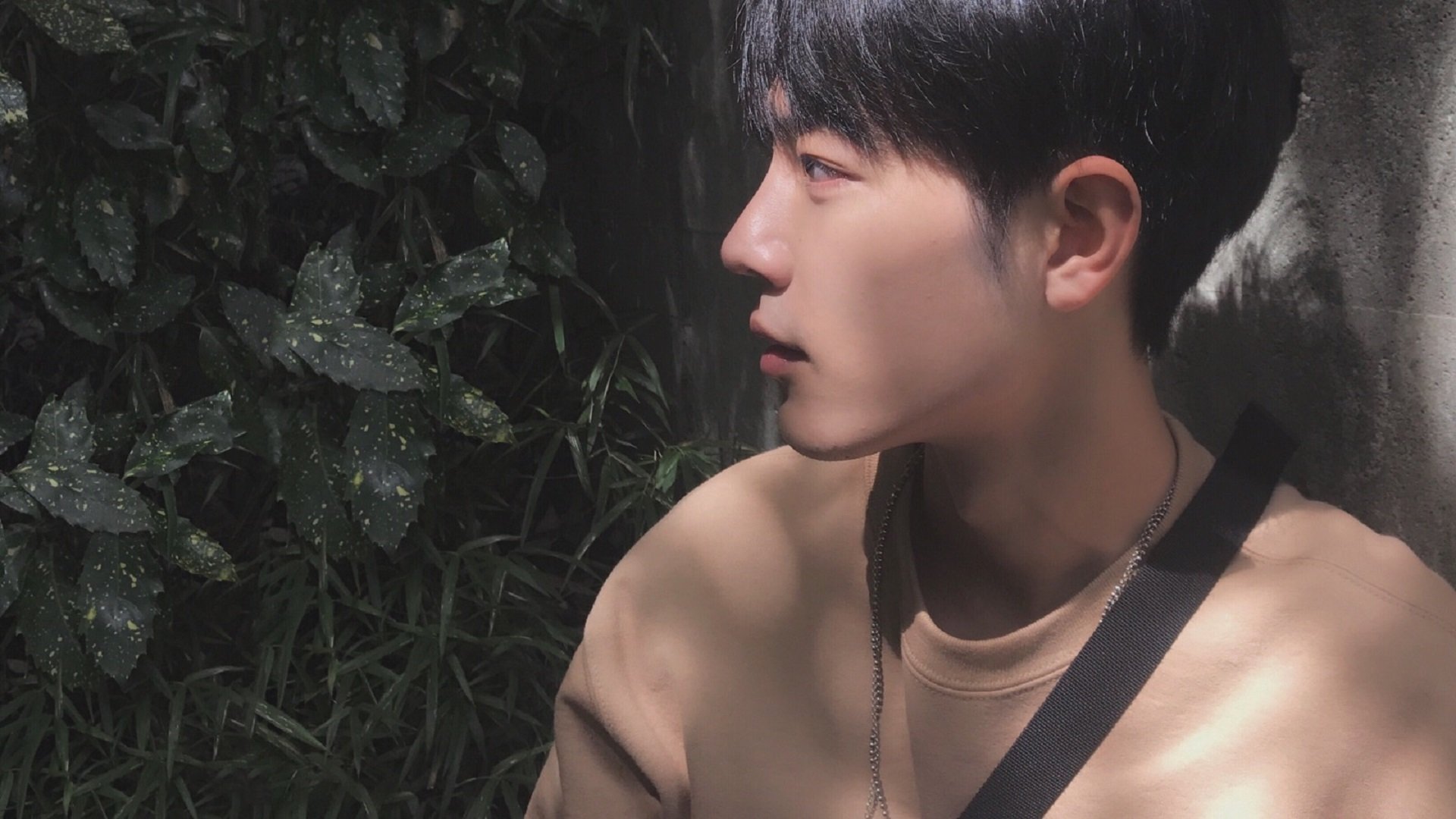 加纳粉碎新西兰，莱奥成为黑暗中的关键先生，一束照亮胜利之路的闪电