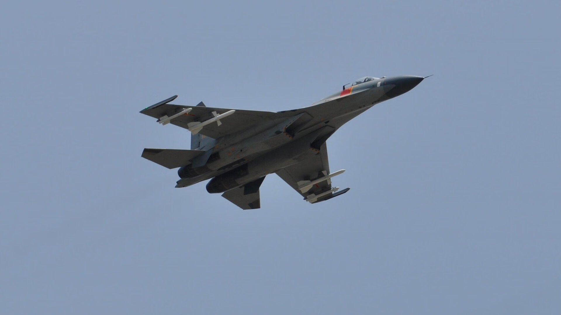 德甲争冠焦点战启示录，从波兰打穿西班牙看足球的奇迹与悬念